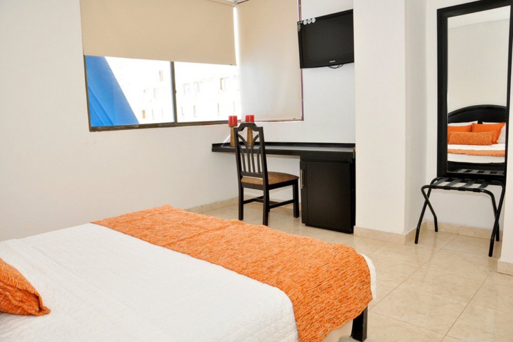 Hotel Axis Inn By GEH Suites 8/30