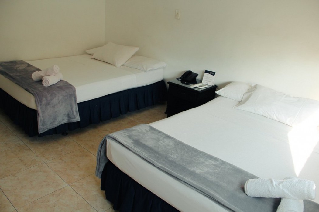 Hotel Axis Inn By GEH Suites 12/30