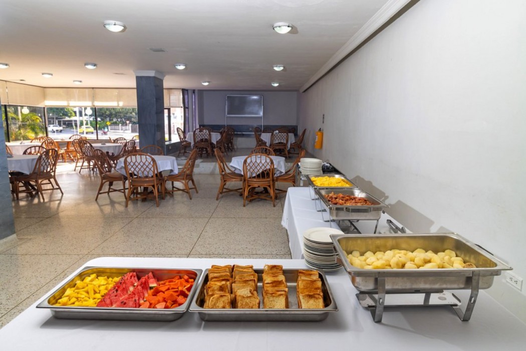 Hotel Axis Inn By GEH Suites 21/30