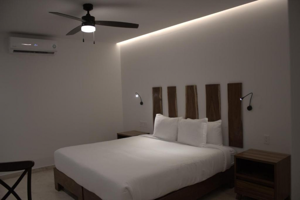 B10 Distinctive Hotel 6/35