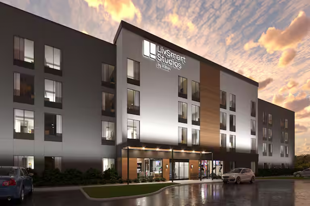 LivSmart Studios by Hilton Kokomo 1/35