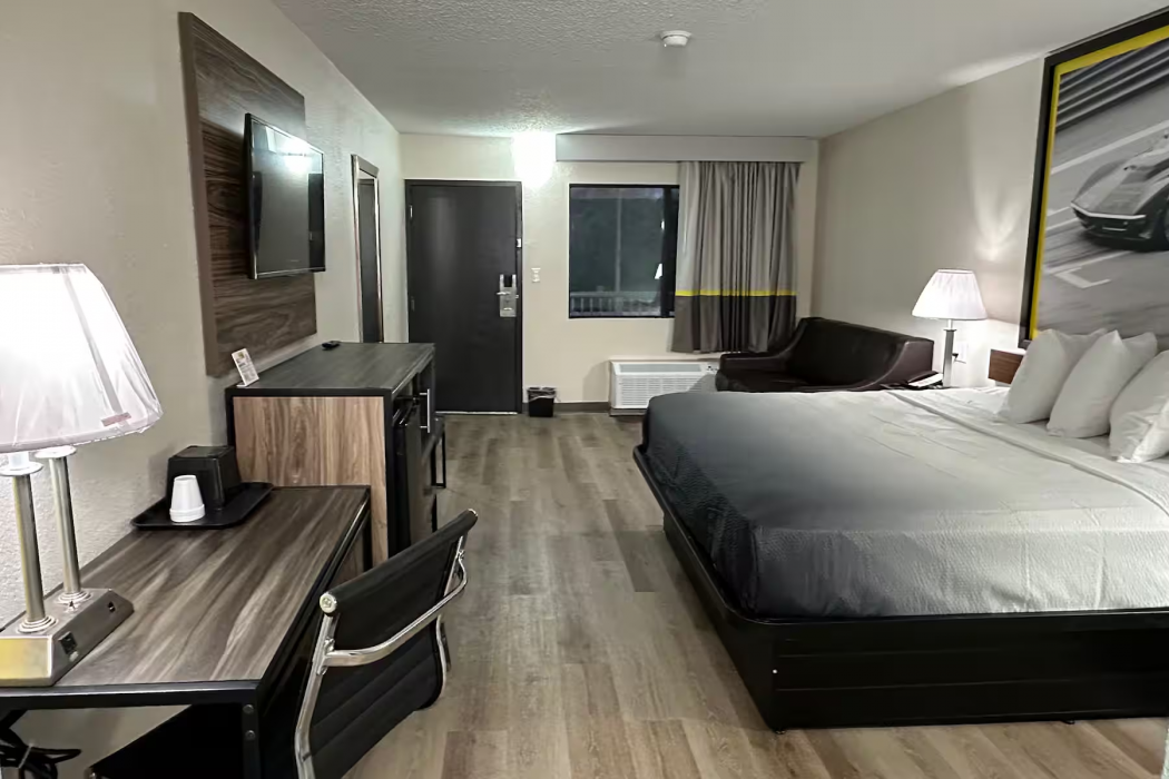 Super 8 by Wyndham Kannapolis 8/33
