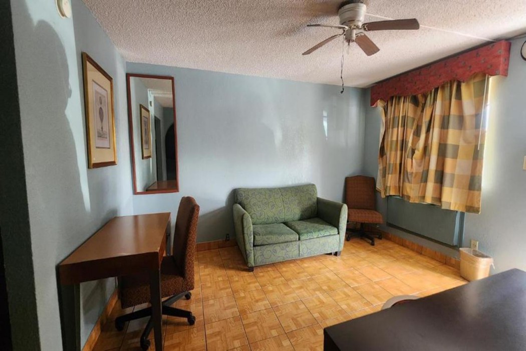 Lone Star Inn & Suites Harlingen TX 20/60