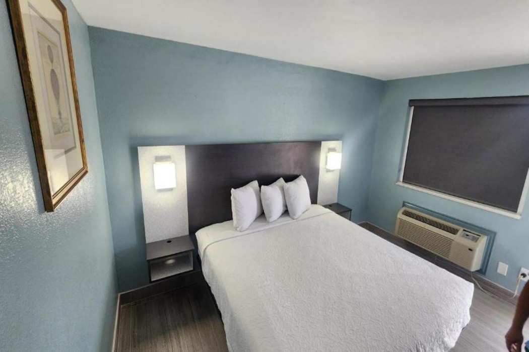 Lone Star Inn & Suites Harlingen TX 16/60
