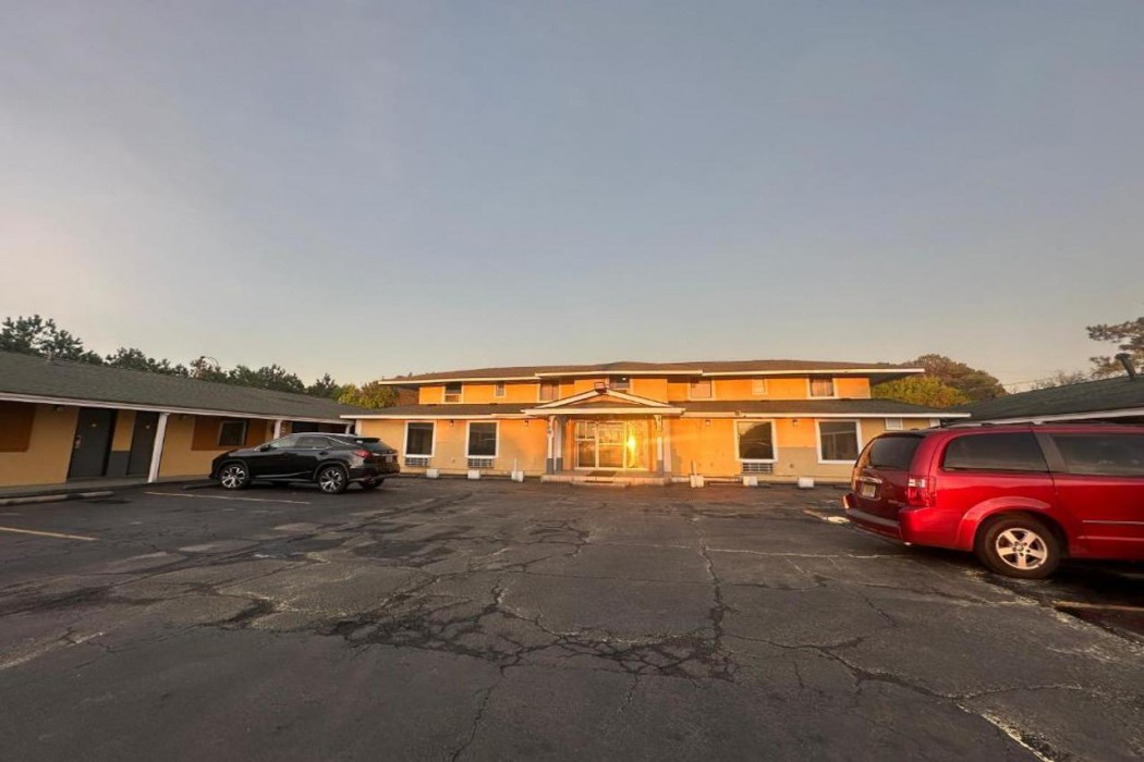 OYO Hotel Jonesboro Near Atlanta Airport image