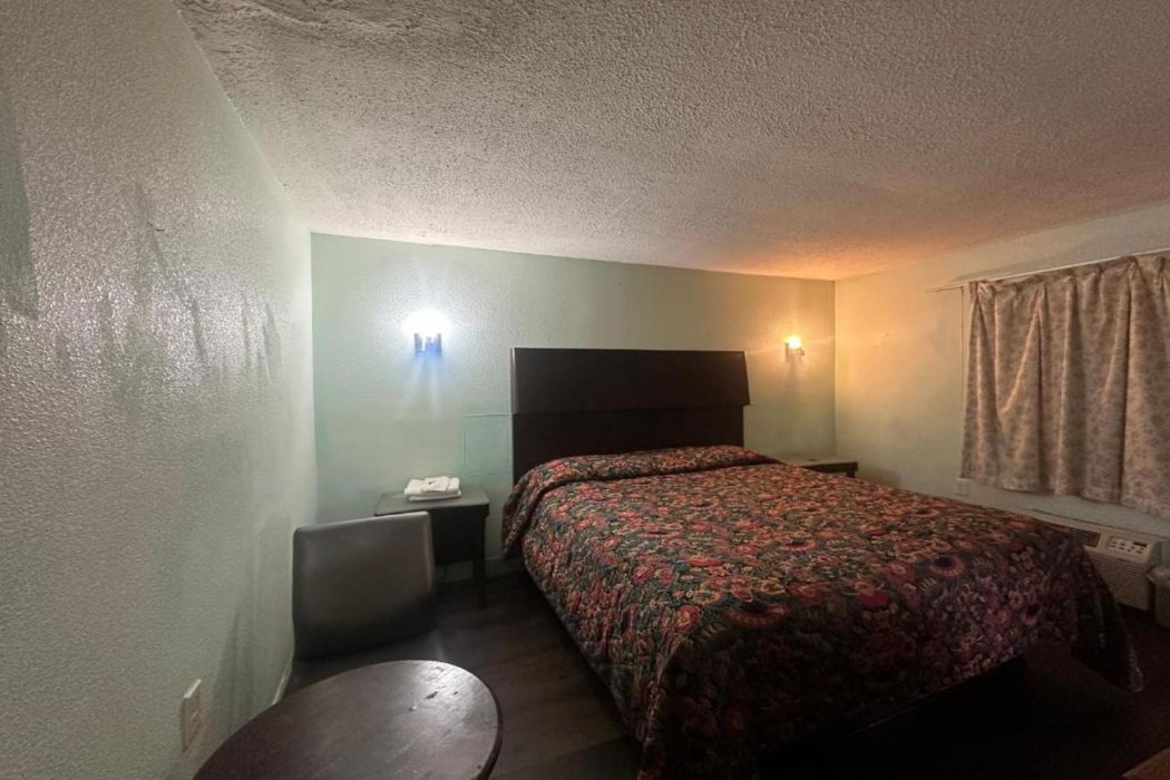 OYO Hotel Jonesboro Near Atlanta Airport 10/19