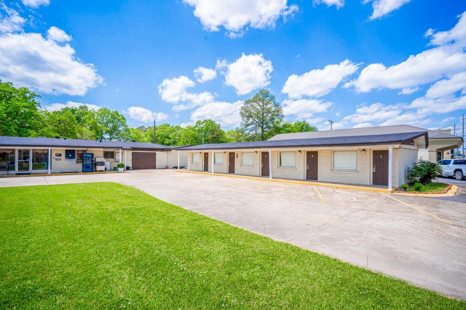 Cypress Inn Motel By OYO West Monroe I-20 33/102
