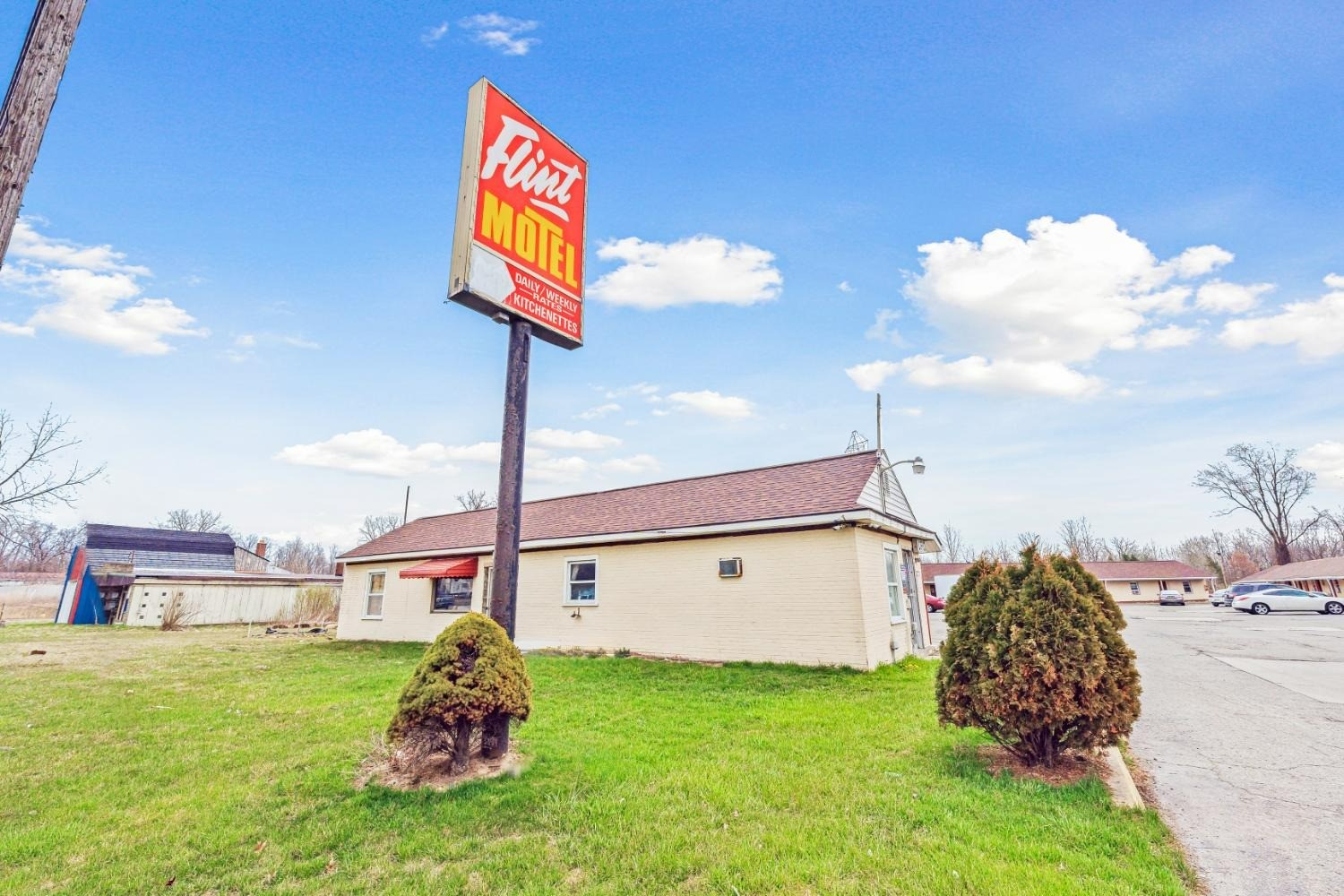 Flint Motel by OYO MI Near I-475 10/70