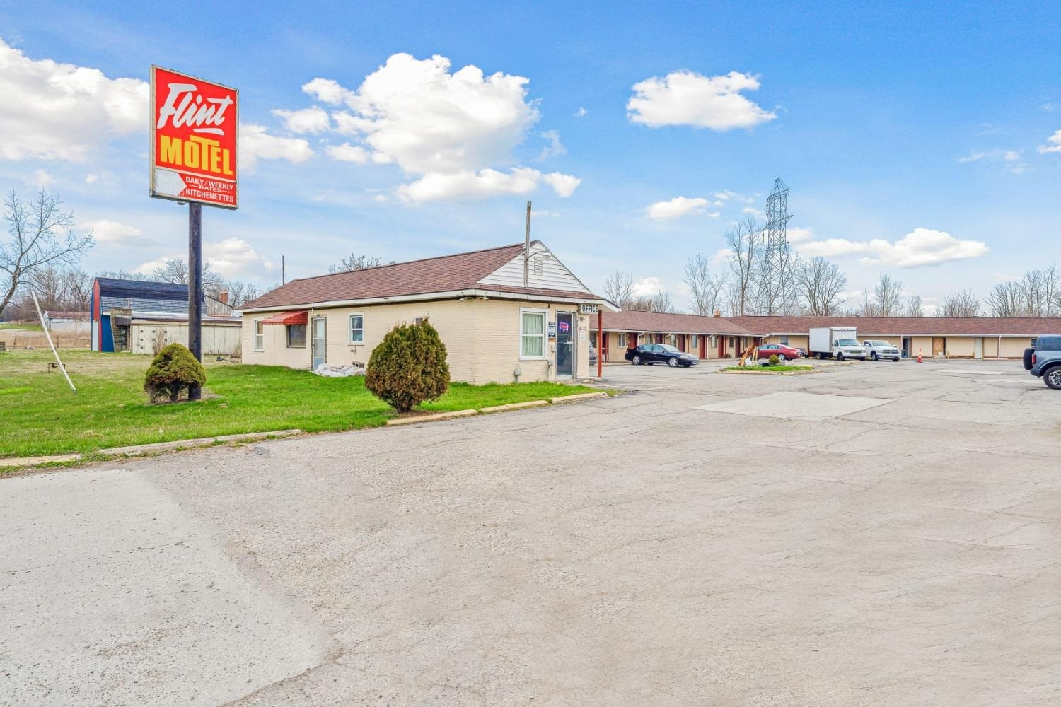 Flint Motel by OYO MI Near I-475 in FLINT - MI