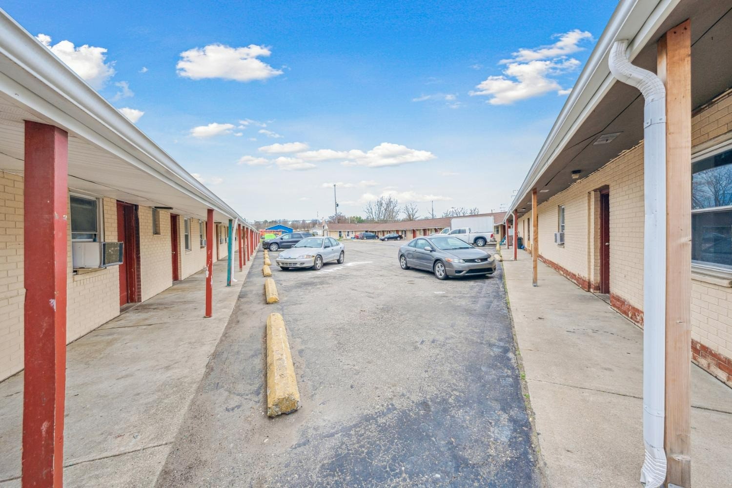 Flint Motel by OYO MI Near I-475 in FLINT - MI