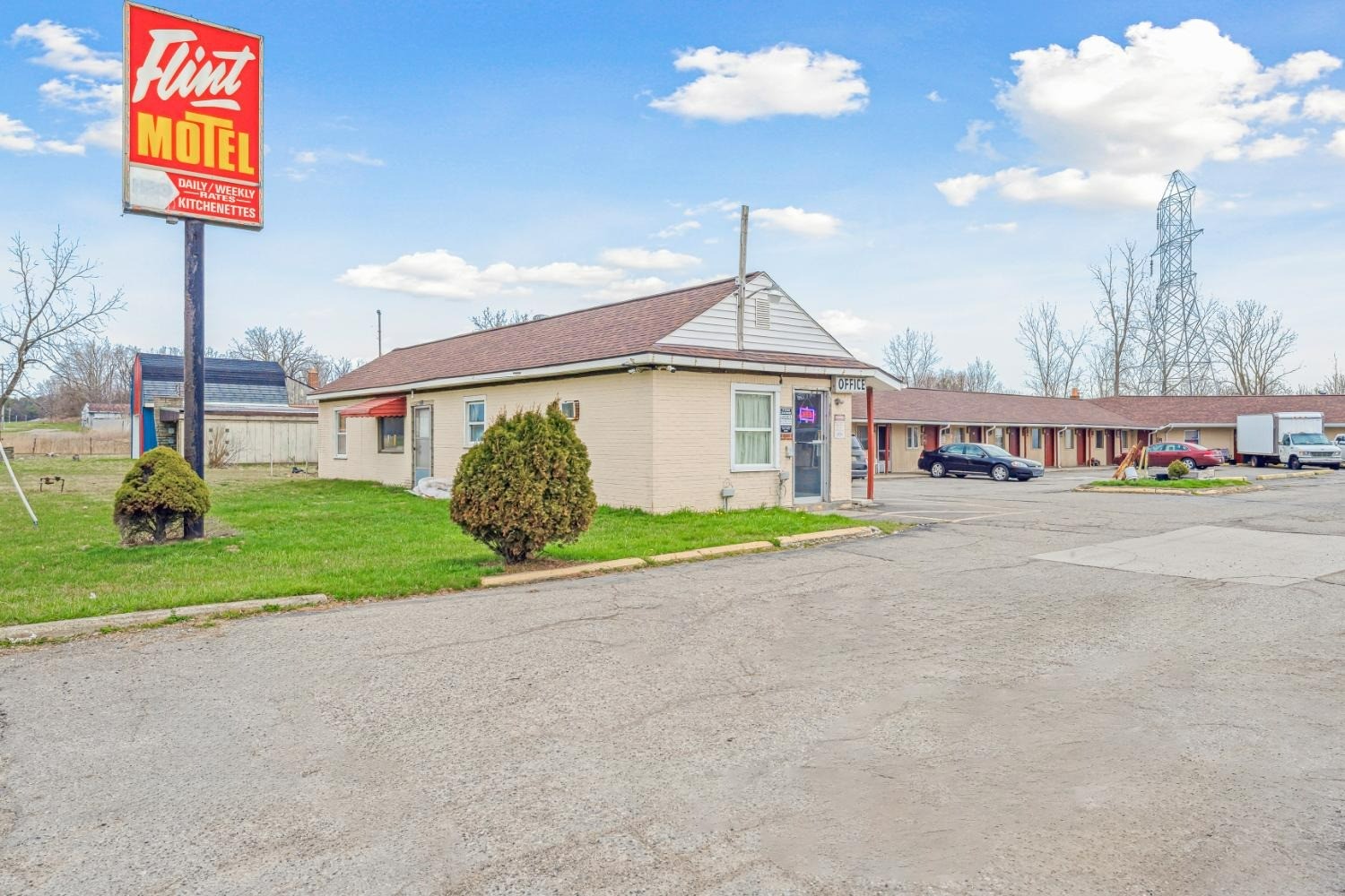 Flint Motel by OYO MI Near I-475 8/70