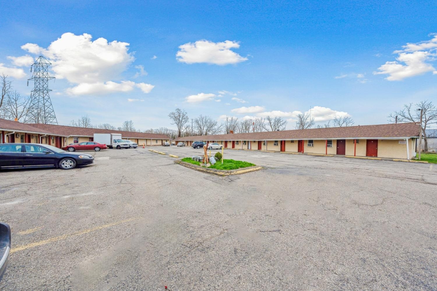 Flint Motel by OYO MI Near I-475 23/70