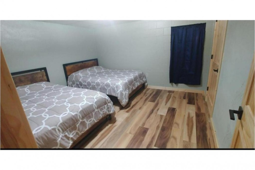 OYO Crossroads Inn 16/42