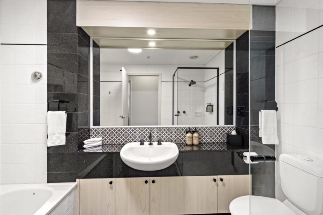 Melbourne City Suites 23/50
