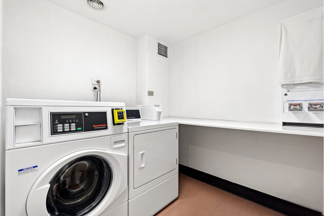 Melbourne City Suites 24/50