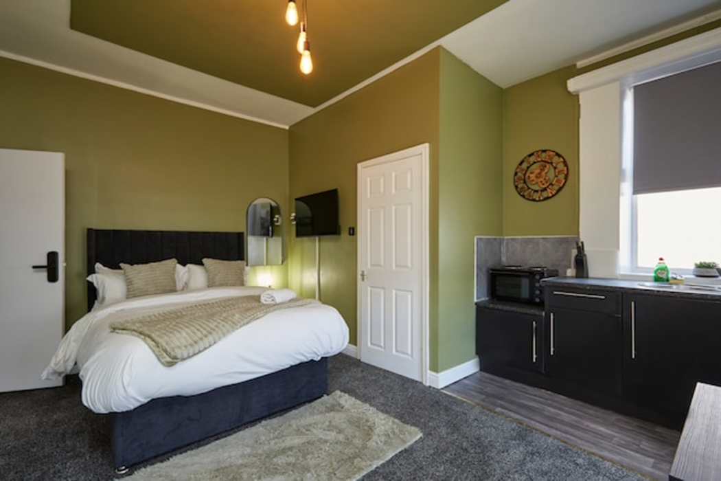 BV Aparthotel Huddersfield Ideal for Business & Leisure Stays 8/37