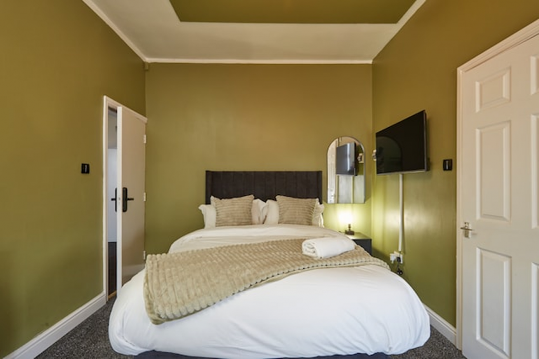 Room at BV Aparthotel Huddersfield Ideal for Business & Leisure Stays, KIRKLEES