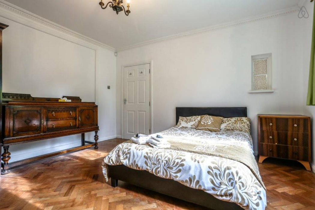 OYO Guest House Ellipse 11/60