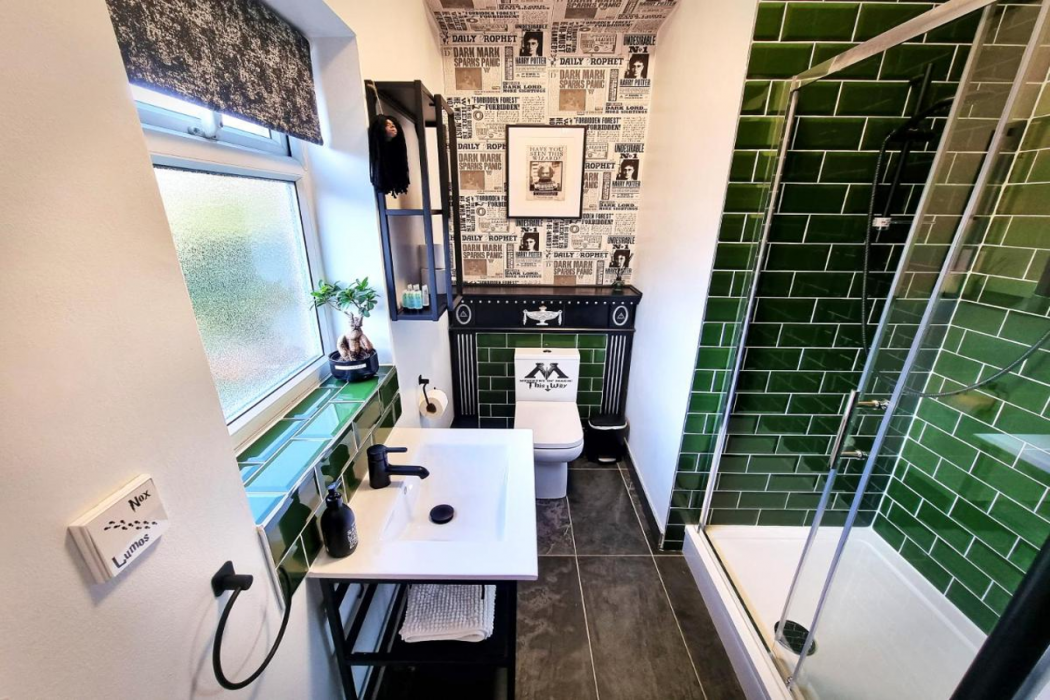 OYO Ricky Road Guest House - Premium 8/8