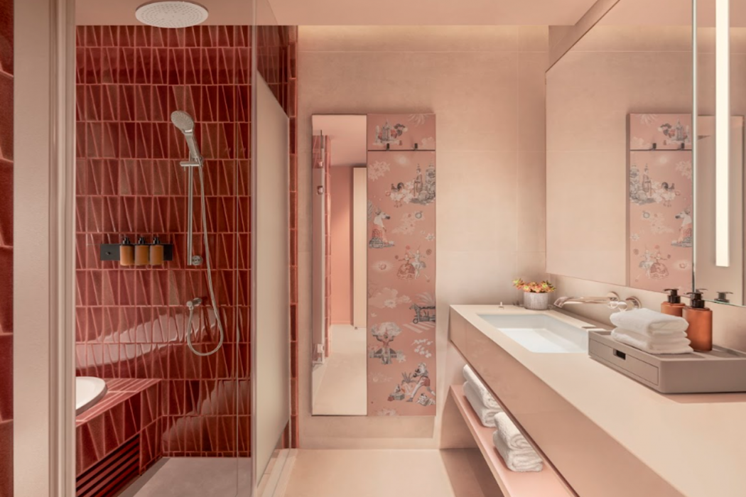 KROMO Bangkok, Curio Collection by Hilton 21/85