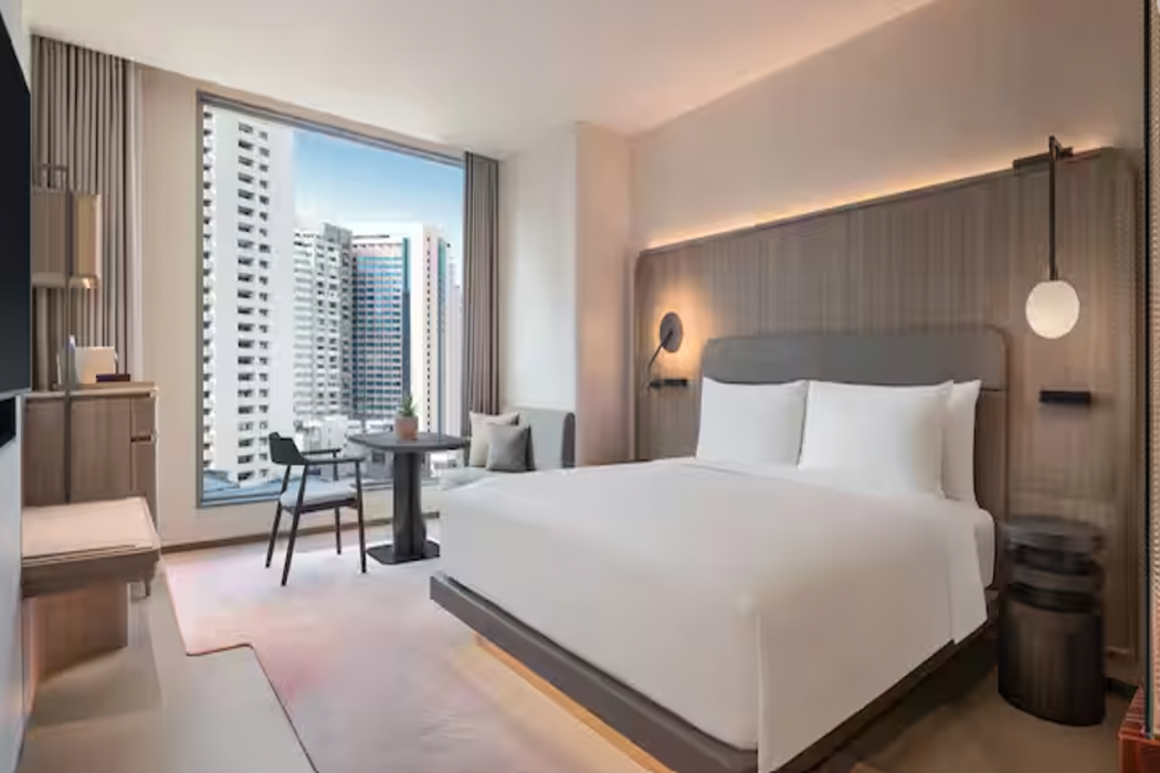 KROMO Bangkok, Curio Collection by Hilton 16/85