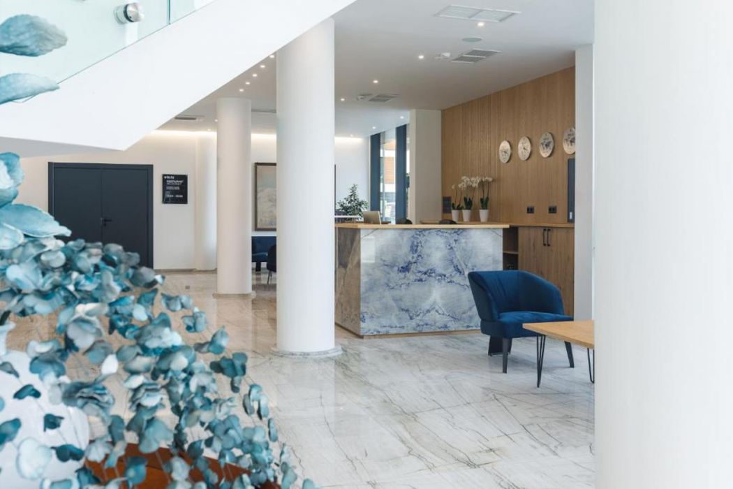 Blue Star Luxury Hotel 9/54