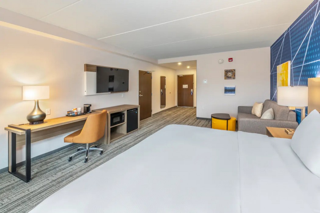 Comfort Inn and Suites Bradford 17/52