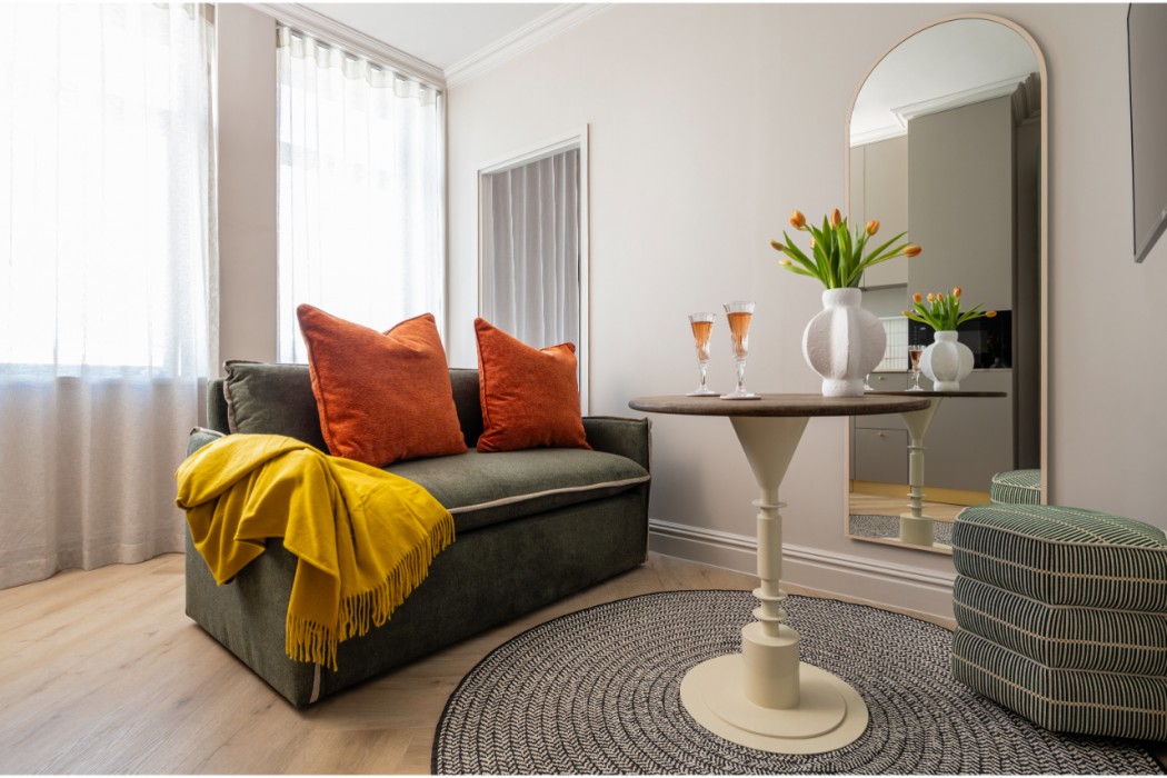 Charles Hope Boutique Hometel 37/69