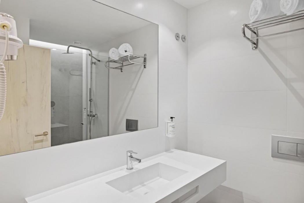 B&B HOTEL Sevilla Bormujos 9/14