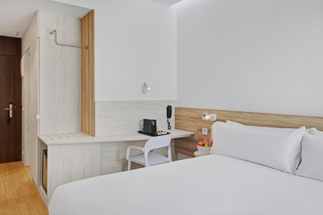 B&B HOTEL Sevilla Bormujos 6/14