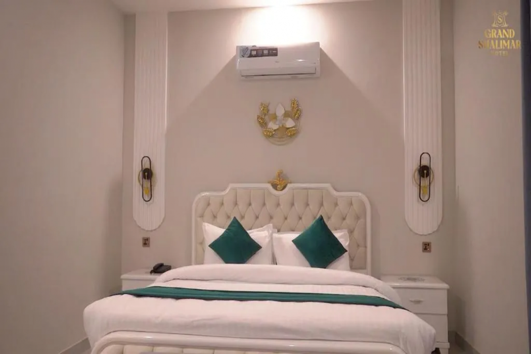 Grand Shalimar Hotel 9/47