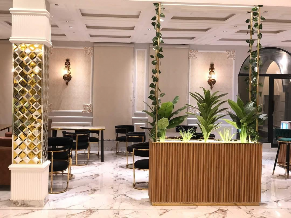 Grand Shalimar Hotel 39/47