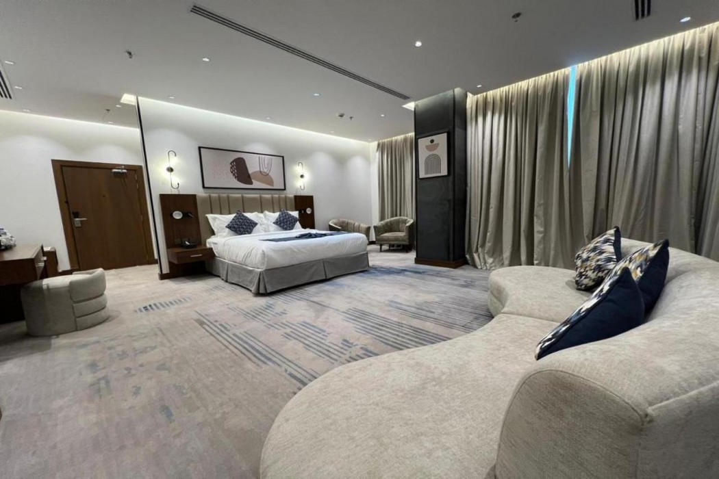 Sunday Luxury Central formerly Anan hotel 20/32
