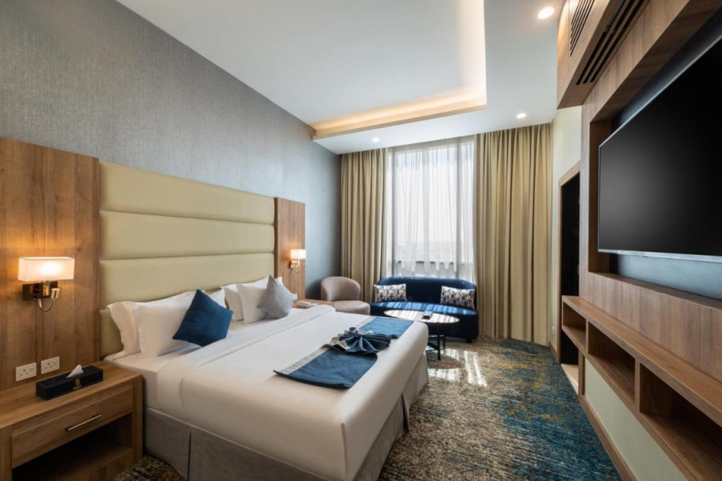 Sunday Luxury Central formerly Anan hotel 22/32