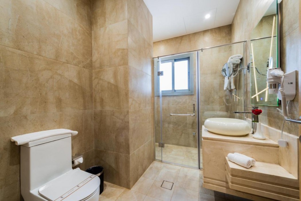 Sunday Luxury Central formerly Anan hotel 11/32