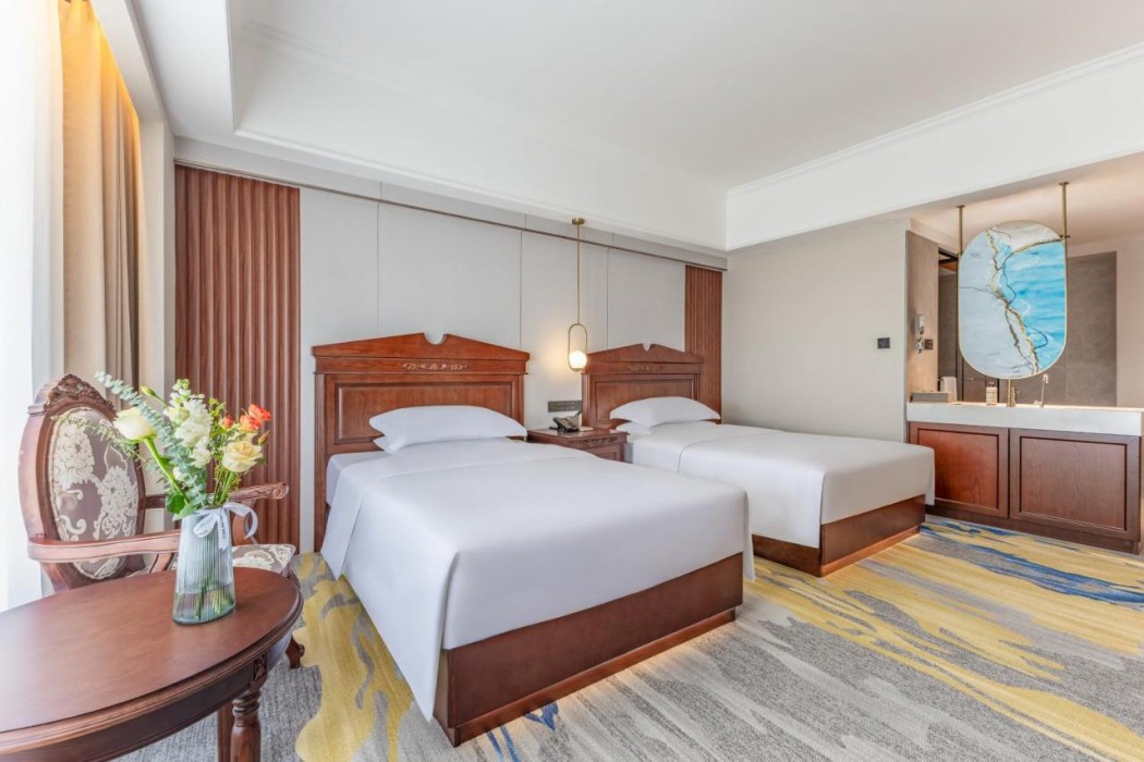 Ramada Plaza by Wyndham Wuhan Dongxi Lake 8/40