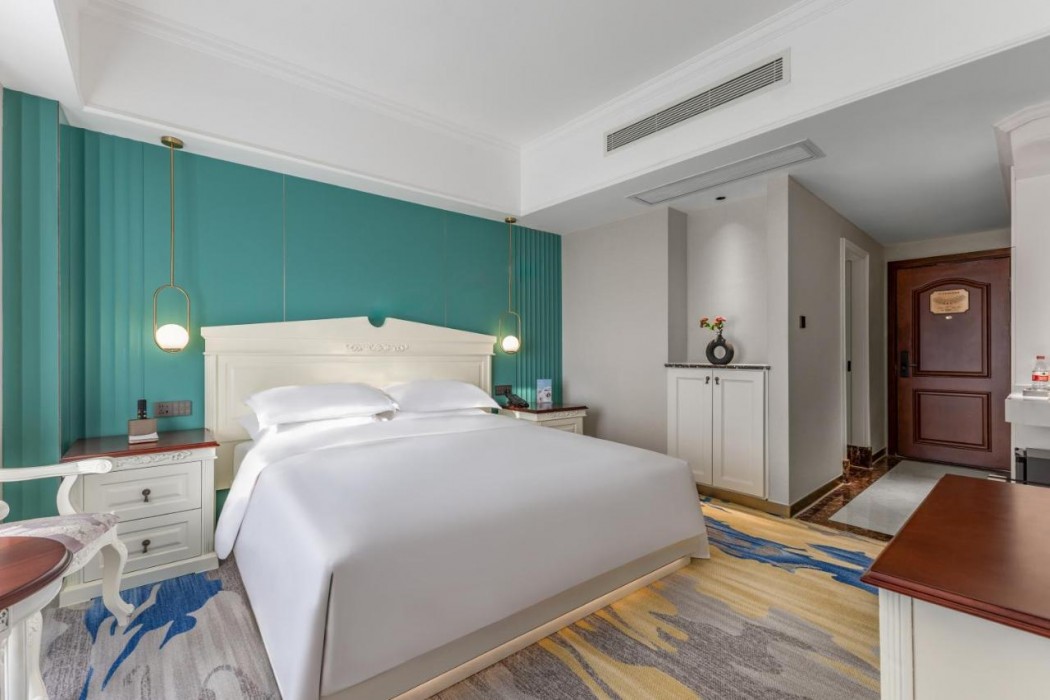 Ramada Plaza by Wyndham Wuhan Dongxi Lake 12/40