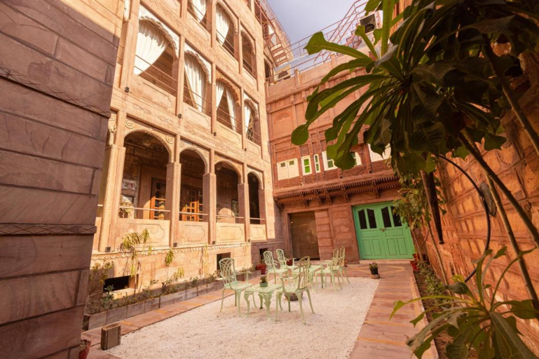 Amritara Manak Haveli, Jodhpur 41/63