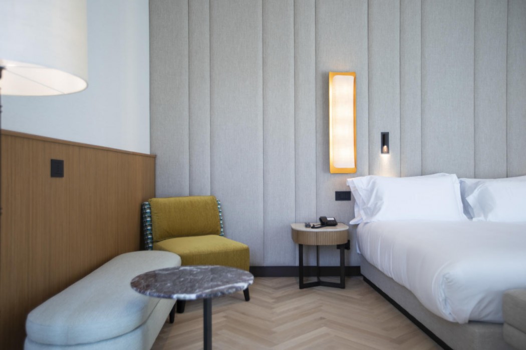 Circle 6 11/82