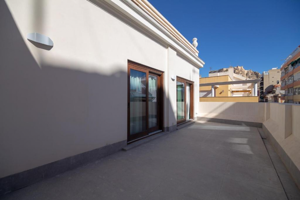 Apartamentos Teatro by Be Alicante 23/43