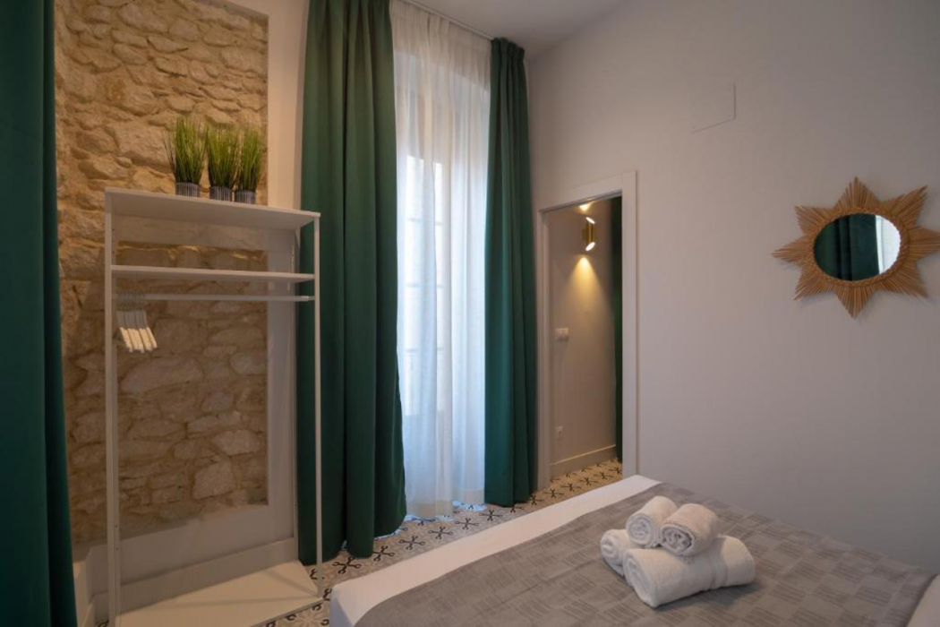 Apartamentos Teatro by Be Alicante 4/43