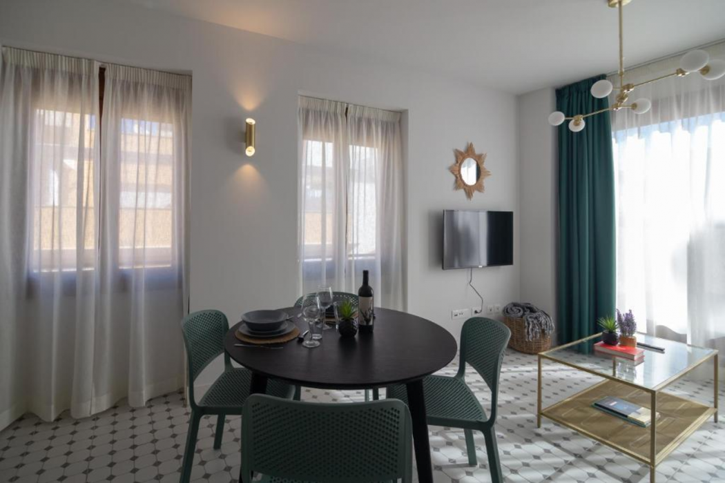 Apartamentos Teatro by Be Alicante 17/43