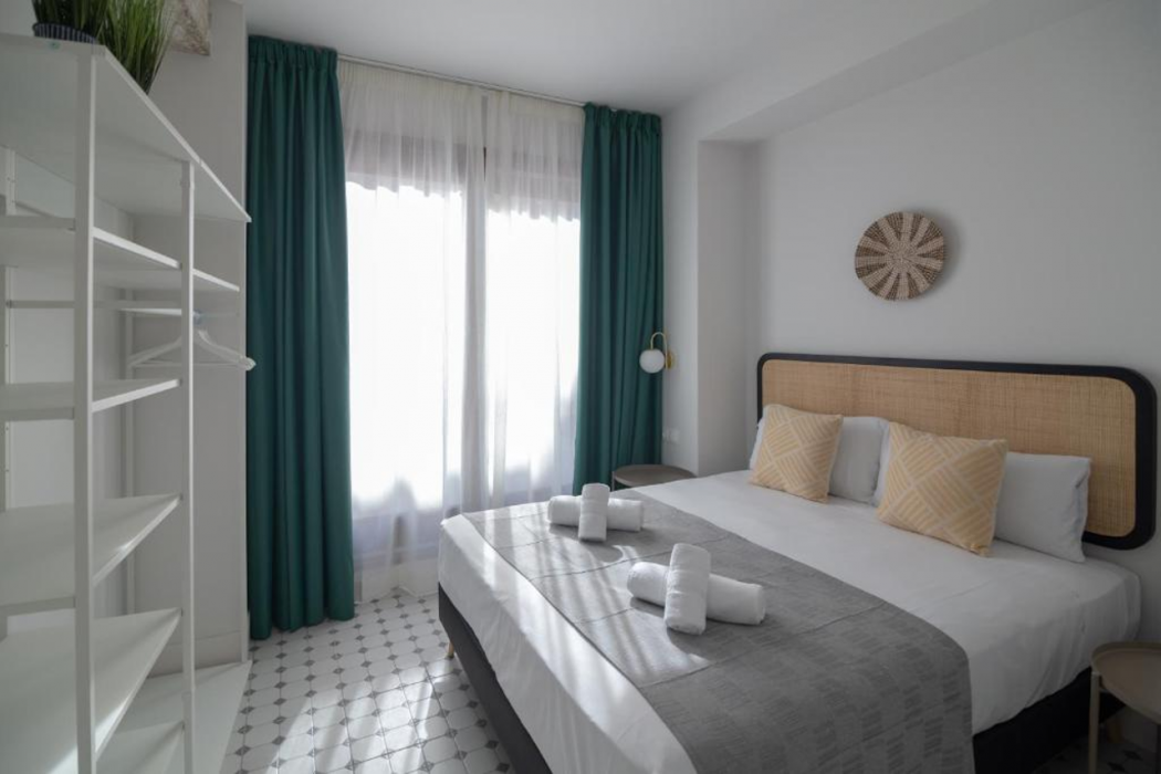 Apartamentos Teatro by Be Alicante 2/43