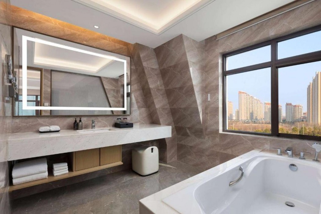 Ramada by Wyndham Zhumadian West Station 12/33