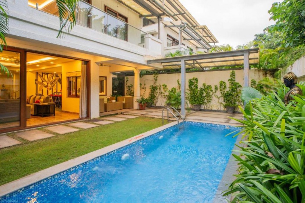 ELIVAAS 4 BHK with Pvt Pool and Media Room Samukha 33/55