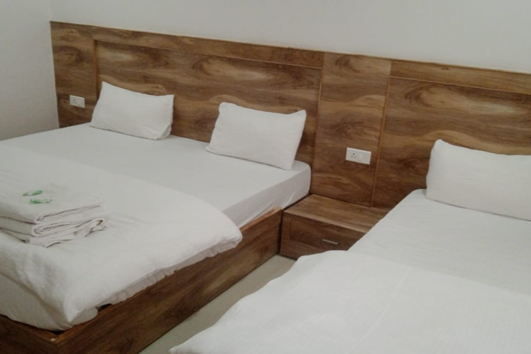 Amritara Sun Inn, Phata 8/40