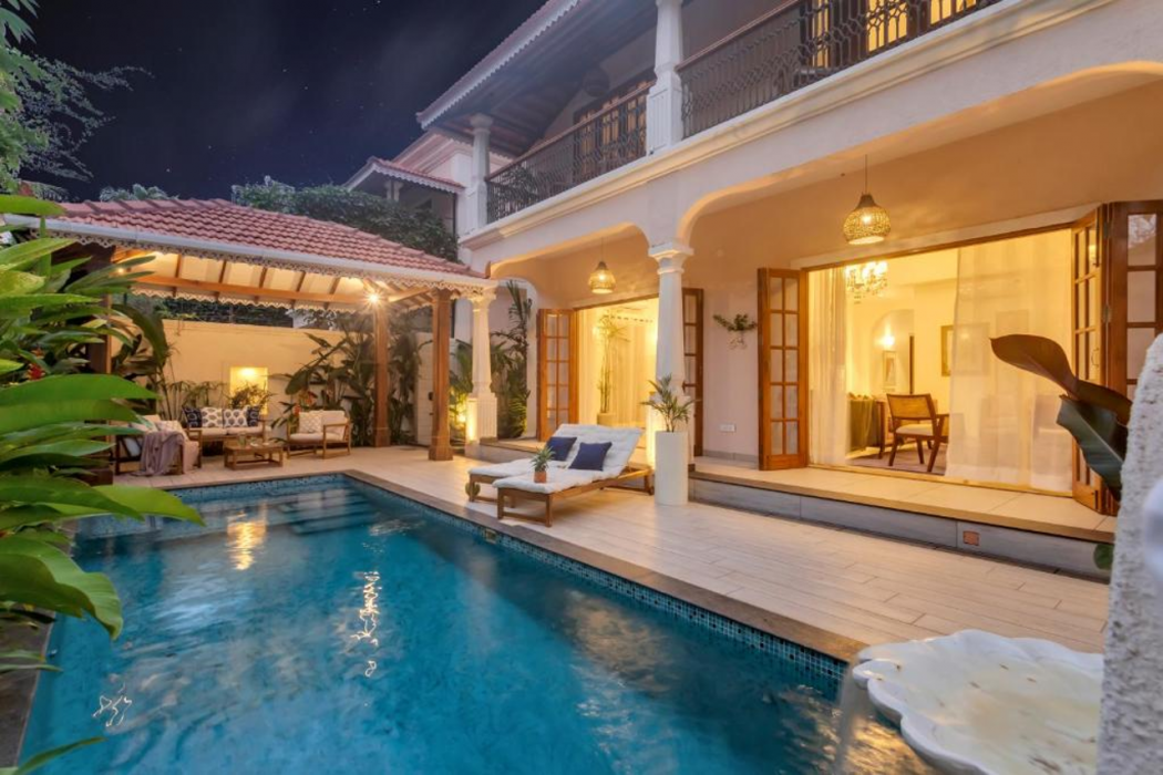 ELIVAAS 4 BHK with Pvt pool and Bar PinkSky 31/56