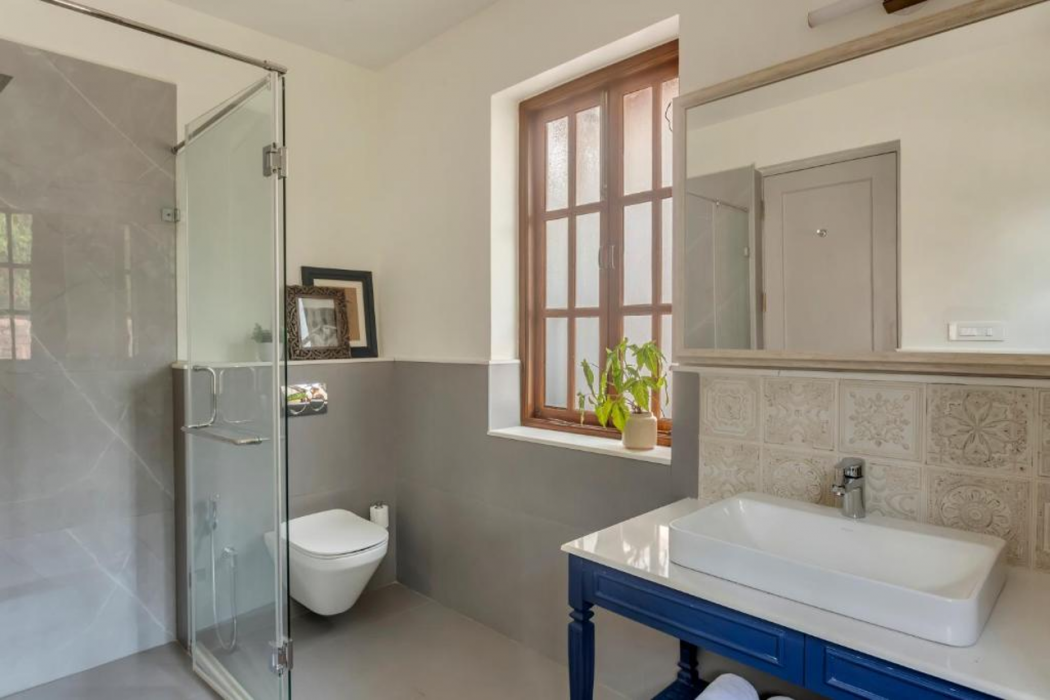 ELIVAAS 4 BHK with Pvt pool and Bar PinkSky 16/56