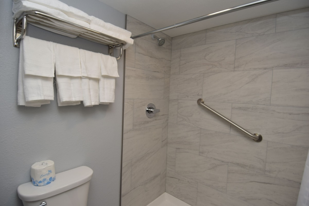 Baymont by Wyndham Batavia - Darien Lake 4/7