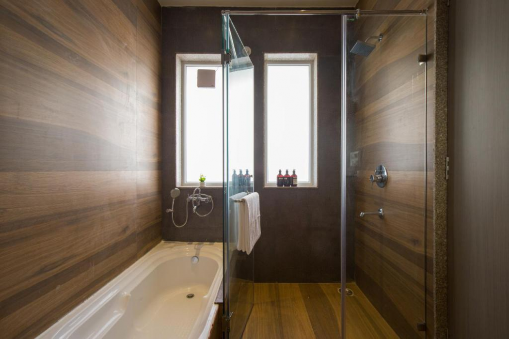 ELIVAAS Shourya Elite Sereno Luxe 4 BHK Villa With Pvt Pool and Garden 6/10